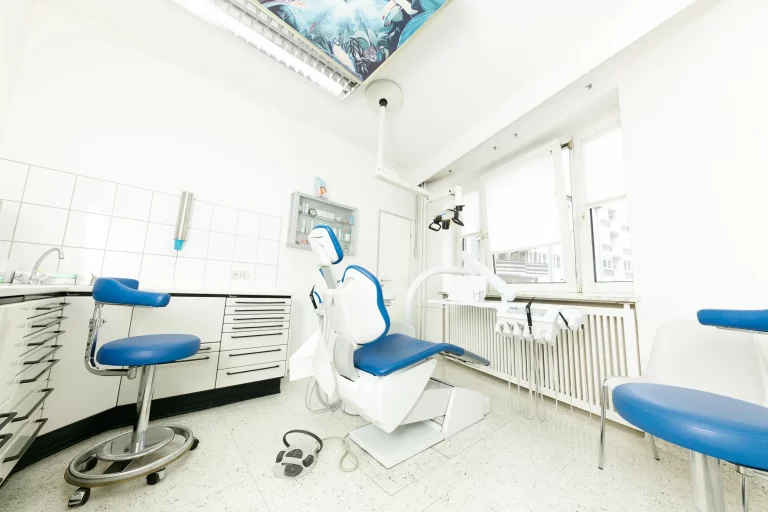 Behandlungsraum Zahnarzt Dr. Walk